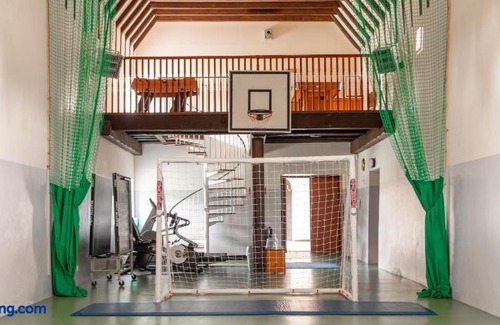 Invergordon Ski Chalet | Balnagown Estates Peat Cottage