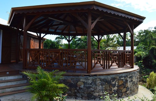 Plessis-Nogent House | BAMBOO PARADISE A TROPICAL PARADISE