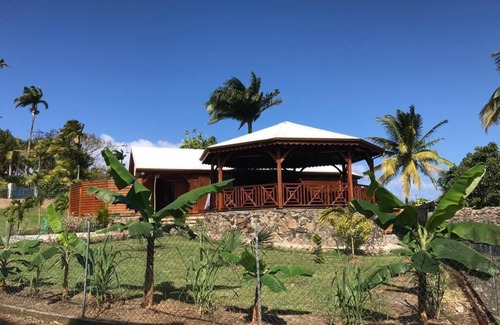 Plessis-Nogent House | BAMBOO PARADISE A TROPICAL PARADISE