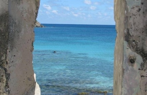 Estate Emmaus Villa | Bambooshay is a 2BR, 2BA private villa with AC, pool, hot tub & auto generator!