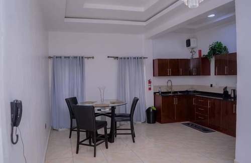 Surulere Apartment | Bamgbose Apartments - Sleeps 2 - Balcony - Parking