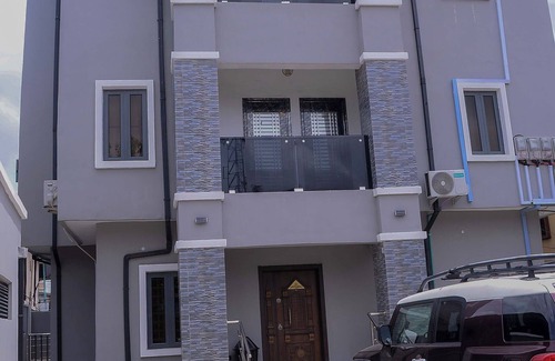 Surulere Apartment | Bamgbose Apartments - Sleeps 2 - Balcony - Parking