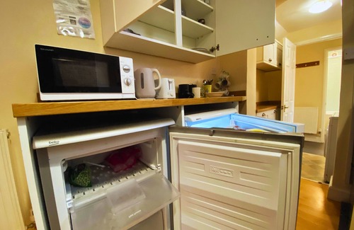 Banbury House | Banbury Family Home Sleeps Upto 6 Walking Distance To Town & Train Station