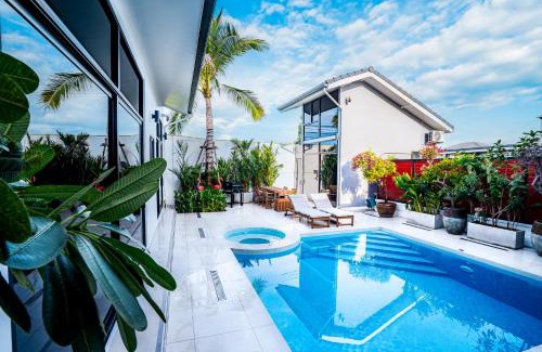 Bang Rak Phatthana House | Bangkok Luxury Private Pool & Jacuzzi Villa , Daily Maid