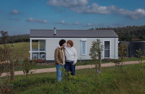 Seaton Cabin | Banjos Cabin Gippsland | Valley Views · Luxury Eco Escape | Pond Valley Views Fi