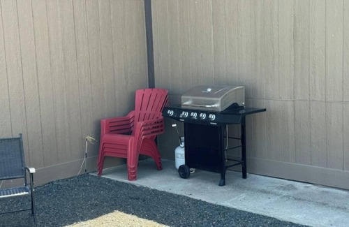 Redmond House | Bar, pool table, dart board and 2 bedrooms, what else do you need?