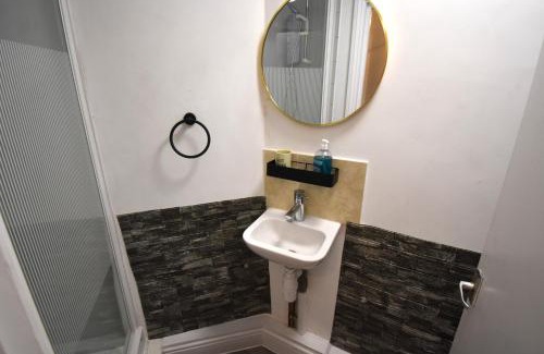 Barbican Apartment | Barbican Studio EC1M central Sleeps 3