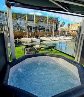 Baiona Boat Rental | Barco-Apartamento en el Náutico de Vigo