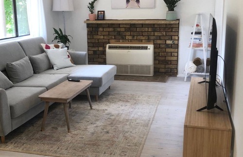 Narrawallee House | Barefoot Beach House a newly renovated home in the heart of Narrawallee