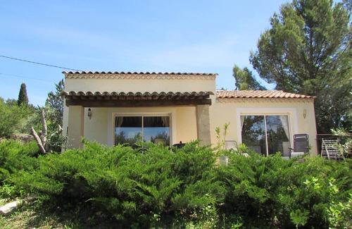 Barjac Cottage | Barjac Villa Pastis - Self-catering cottage with swimming pool and view of the Cevennes mountains