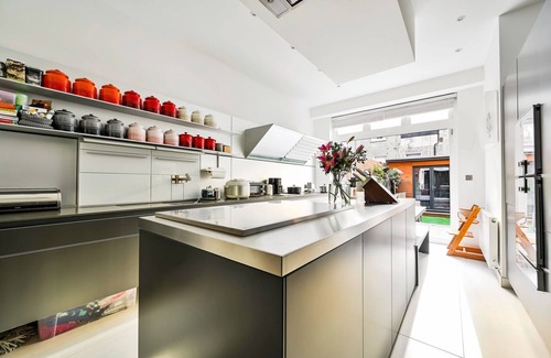 Earl's Court Villa | Barkstone Gardens - Three Bedroom Villa, Sleeps 6