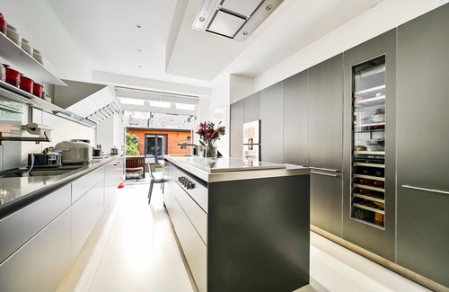 Earl's Court Villa | Barkstone Gardens - Three Bedroom Villa, Sleeps 6