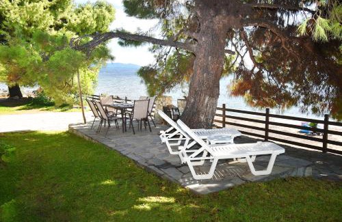 Metamorfosi House | Barlee Beach Front House, Metamorfosi