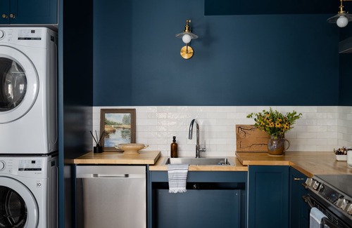 Nashville Apartment | Barn Burner: Luxe Space for 29 ppl in Downtown Nashville, IN