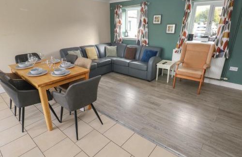 Llanybri House | Barn Cottage