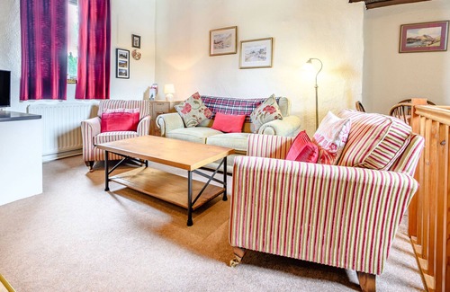 Lindale Cottage | BARN OWL COTTAGE, family friendly, with a garden in Lindale