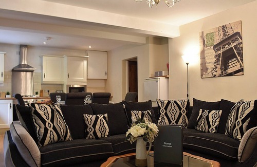 Denton Cottage | Barn Terrace - 28972