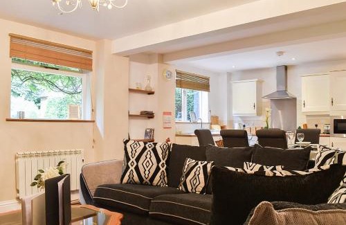 Denton House | Barn Terrace - 28972