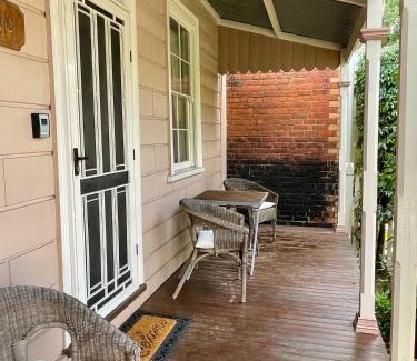 Bendigo Apartment | Barnard street Cottage
