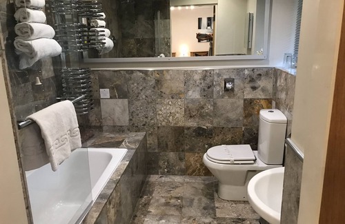 Ockbrook Bed & Breakfast | Barncroft Luxury Guest House