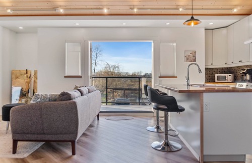 Pitt Meadows Other | Barndominium Scenic 5 Acre Farm on the Pitt River