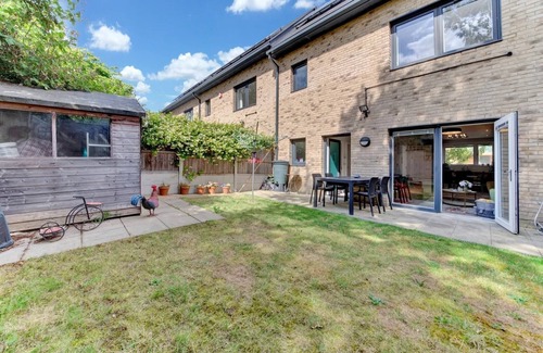 High Barnet House | Barnet's Hidden Gem - Your Dream Stay