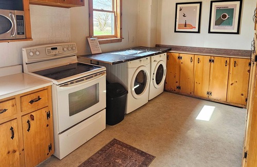 Lot 46 Cottage | Barnhouse in Baltic – 4-Bedroom Seaside Escape Near PEI’s Best Beaches