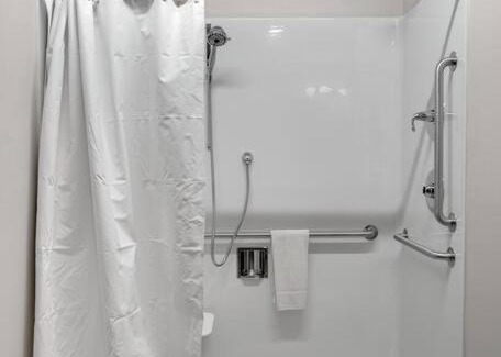 Berlin Apartment | Barnwood Suite - Main Street Lodge in Berlin