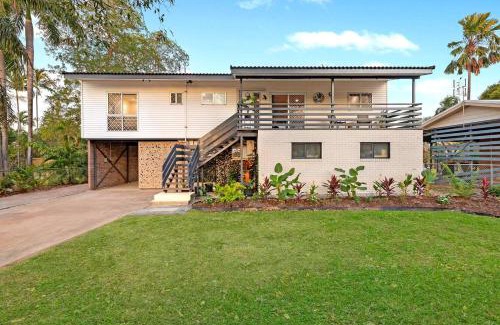 Leanyer House | Baroalba Pool House - Sprawling Tropical Escape