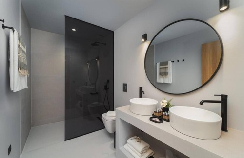 Nikiana House | Baron Suite —Cavalier suites