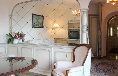 Castagnola Apartment | Barony Olive mit Hund