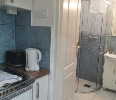 Szolnok Apartment | Baross-hat apartmanház