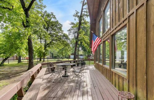 Eufaula House | Barrel Cabin at Sandy Bass Bay