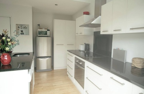 Riccarton House | Bartlett By The Park - Location and Comfort Last minute specials