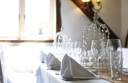 Lychpit Hotel | Bartons Mill Pub and Dining