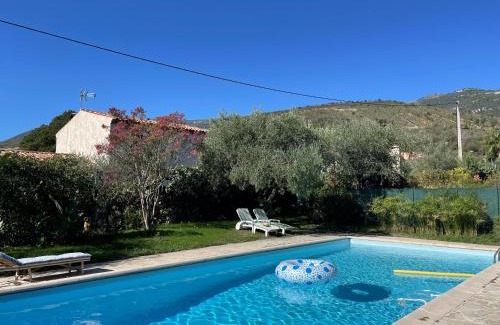 Carros House | Bas de villa avec accès piscine près de Nice Cannes Monaco