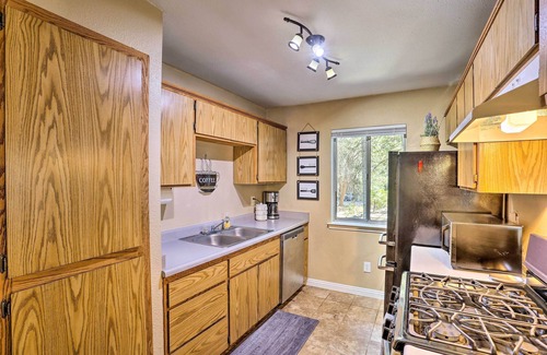 Shingletown House | Base Camp Lassen Home 13 Mi to Volcanic Nat'l Park