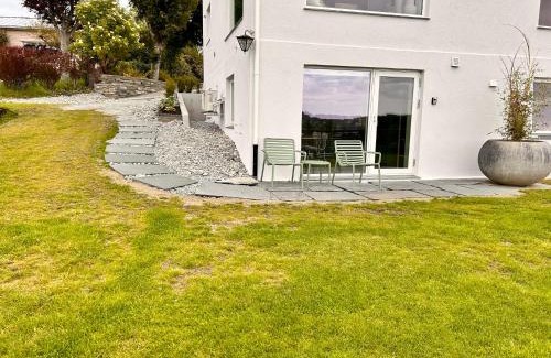 Haugesund Apartment | Basement apartment with sea view