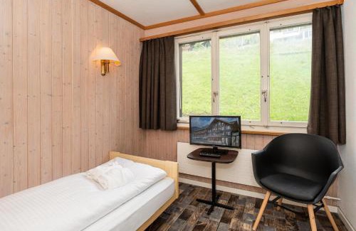 Grindelwald Cabin | Basic Rooms Jungfrau Lodge