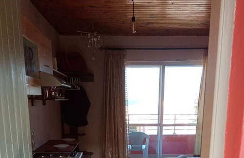 Agia Pelagia Chlomou Apartment | Basic studio with sea view
