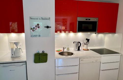 Cambo-les-Bains Apartment | BaskoParadis I Apt I Spacieux I Douillet I Coloré I Lit 160 I Terrasse I Patio