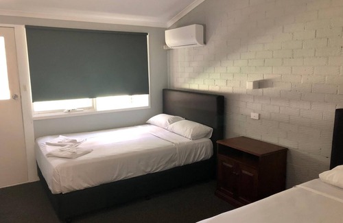 Bateau Bay Hotel | Bateau Bay Hotel