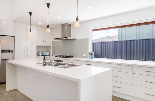 Culburra Beach House | Bathers - Pet Friendly - 4 Mins Walk to Beach