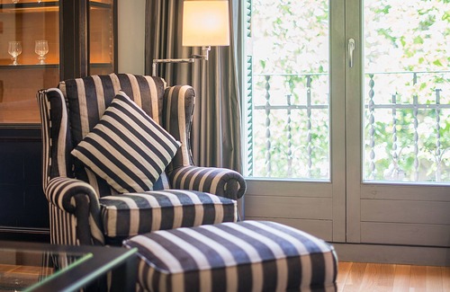 Eixample Apartment | Batlló Luxury Apartment, king size bed, high speed Wifi, city center