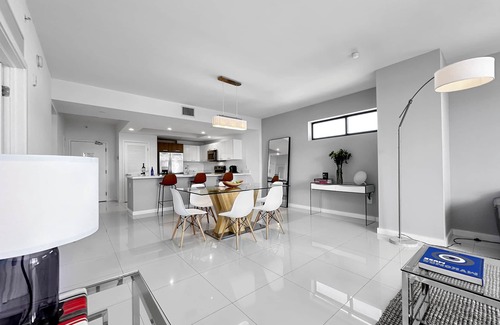 Bay Harbor Islands Apartment | Bay Breeze Premium Apartments By Eskape Collection