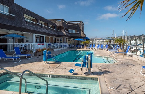 La Playa Apartment | Bay Club Hotel & Marina