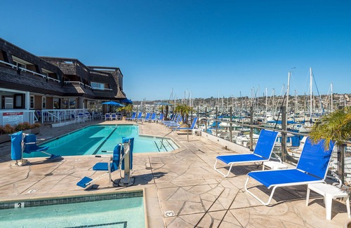La Playa Apartment | Bay Club Hotel & Marina