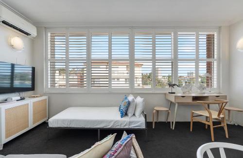 Neutral Bay Apartment | Bay Court Ii -spacious Studio Next To Hayes Beach