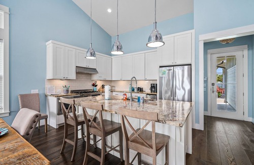 Rockport House | Bay escape with private heated pool, water view, loft & fast WiFi