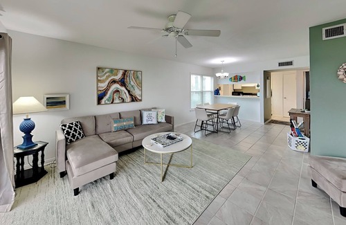 Harbor Oaks Condo | Bay House Condos #2706 | Water Views + Community Pool!